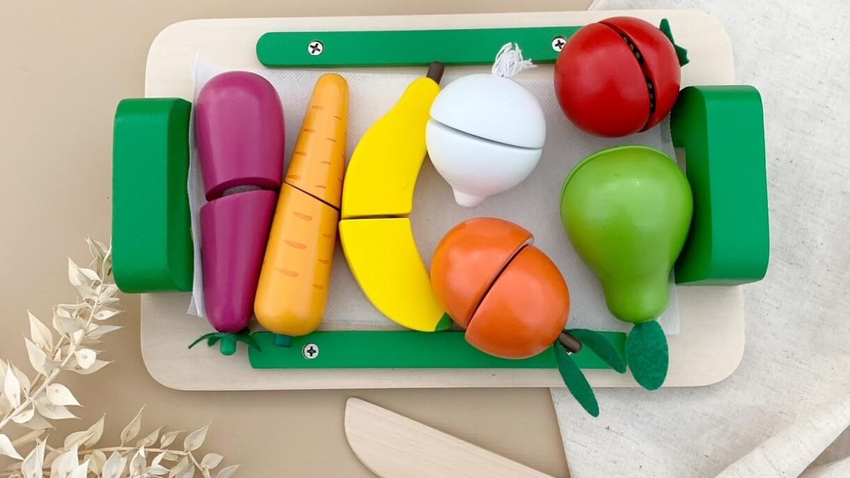 Wooden Toys  Discoveroo Wooden Fruit and Vegetable Cutting Set – Childplay  Melbourne